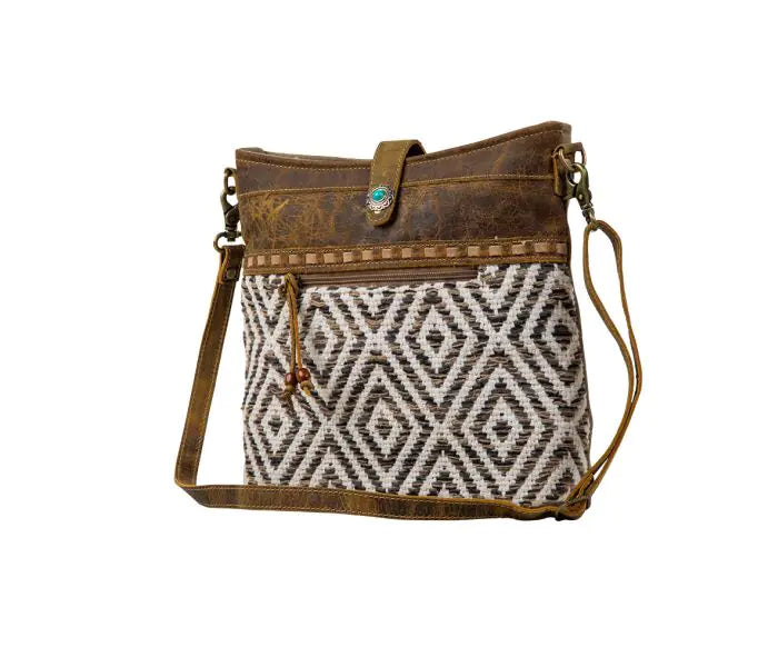 The Sand Weaver (shoulder bag), MYRA