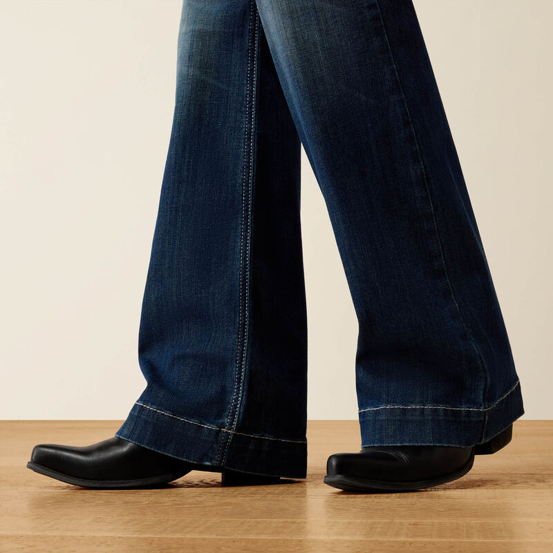The Davina, ARIAT