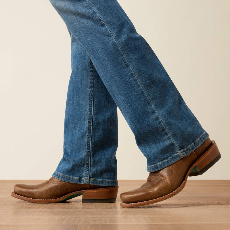 The Bella, ARIAT