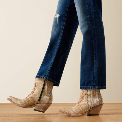 The Visalia, ARIAT