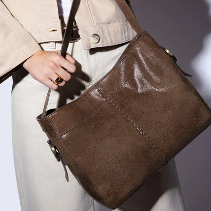 Render Shoulder Bag, HOBO (Mocha)