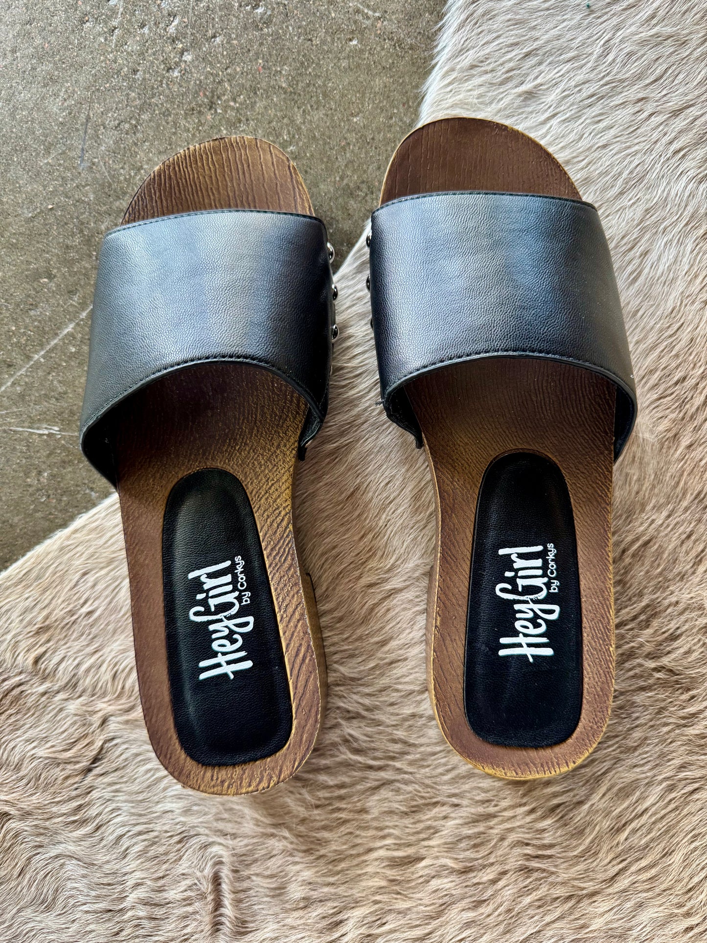 The Calla, CORKY'S (Black)