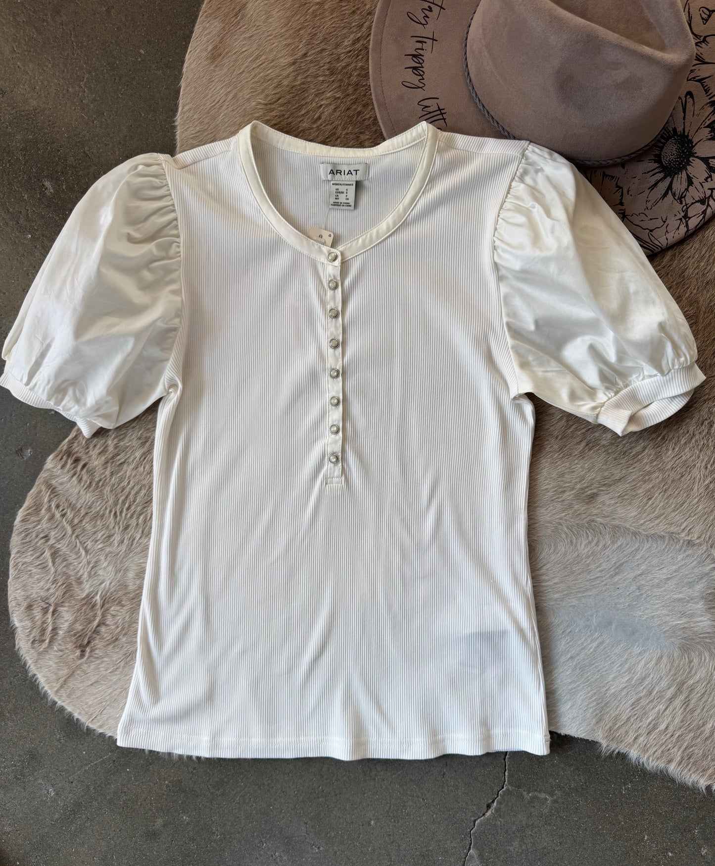 The Oakley, ARIAT (Ivory)