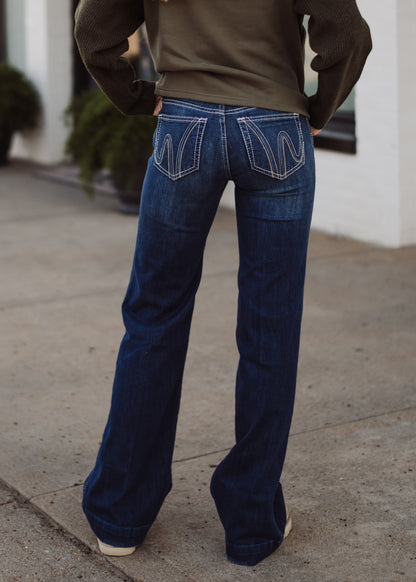 The Lakewood, ARIAT