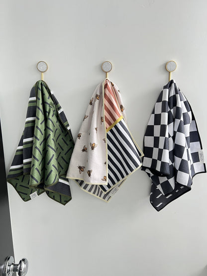 Dottie: Reversible Hand Towel